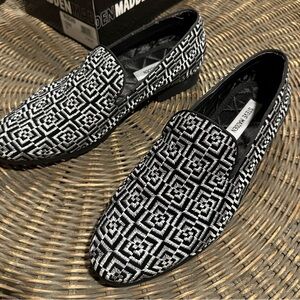 Steve Madden Calculus Men’s Size 8.5 Slip-On Loafer Black and White